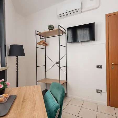 Tree Industrial Гостевой дом *