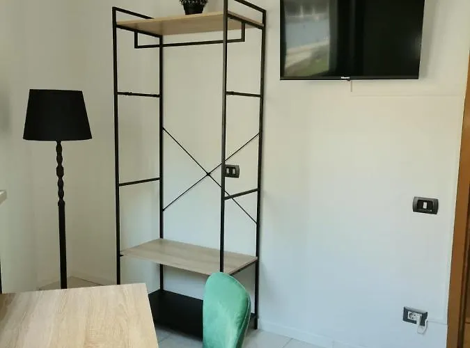 Tree Industrial Guest house Bergamo