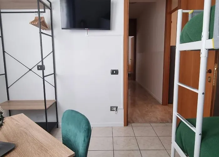 Tree Industrial Гостевой дом *