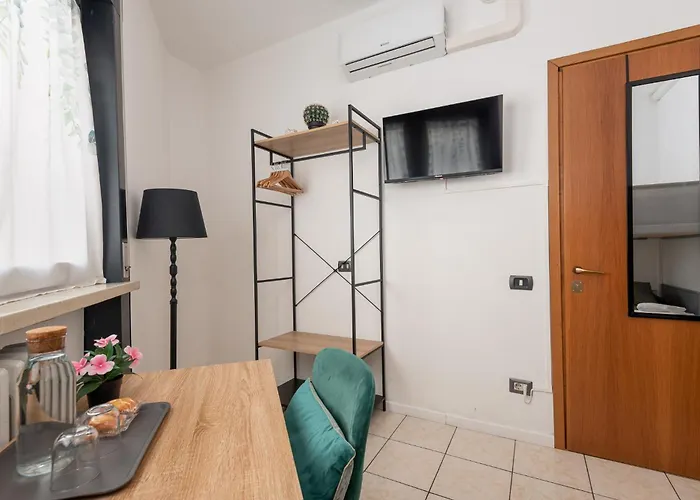 Tree Industrial Guest house *